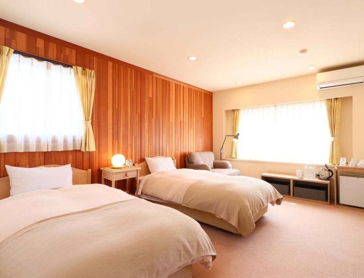 Ryosha Tsukiakari Bed and Breakfast Yamanakako Buitenkant foto