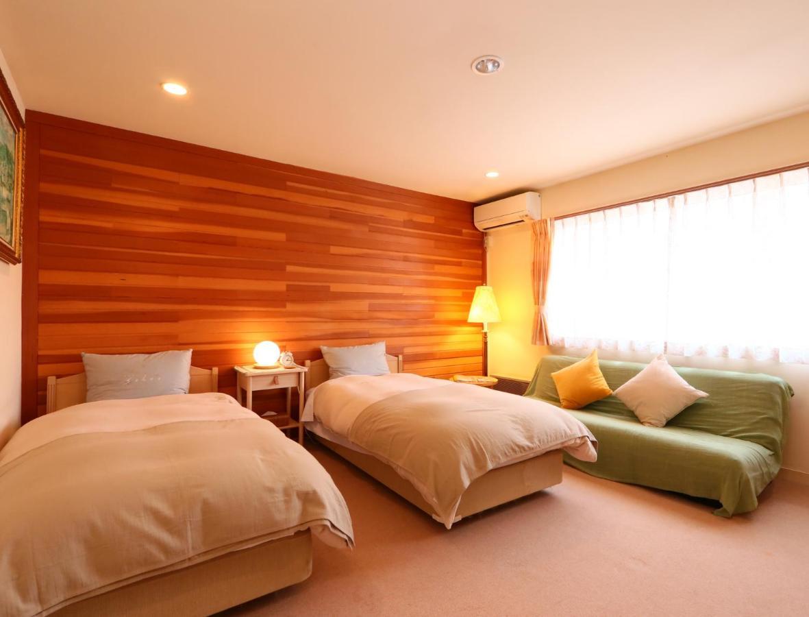 Ryosha Tsukiakari Bed and Breakfast Yamanakako Buitenkant foto