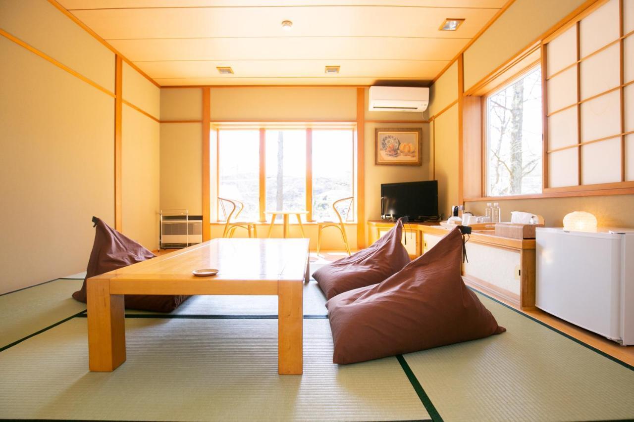Ryosha Tsukiakari Bed and Breakfast Yamanakako Buitenkant foto