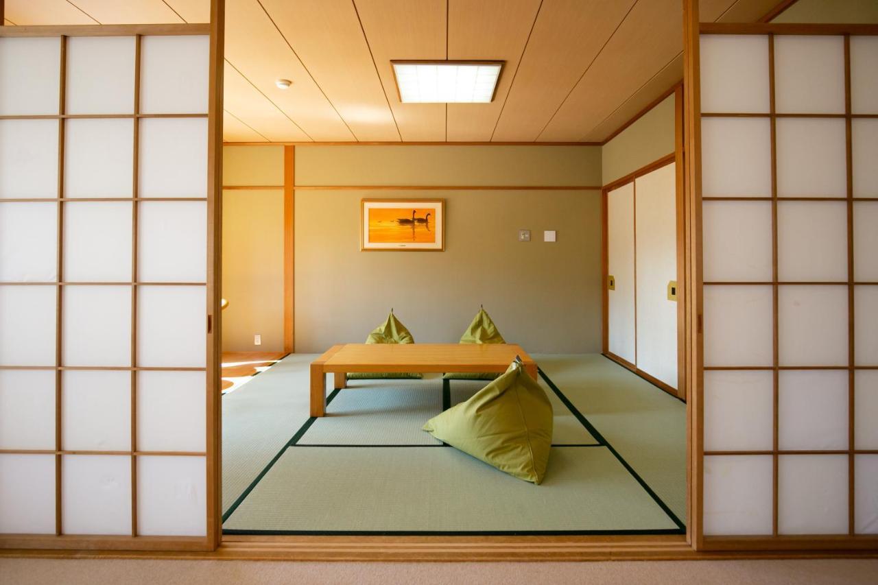 Ryosha Tsukiakari Bed and Breakfast Yamanakako Buitenkant foto